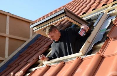 Pose de fenêtres de toit Velux à Croix-Moligneaux